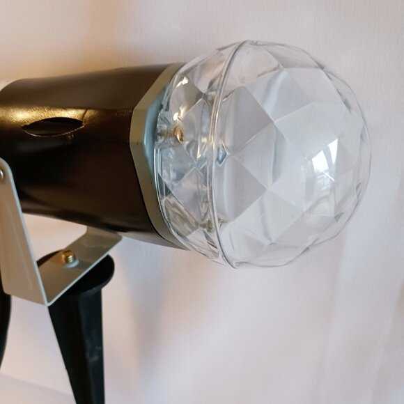 Interteck 120v Indoor/Outdoor Red/Green Projection - Picture 4 of 9